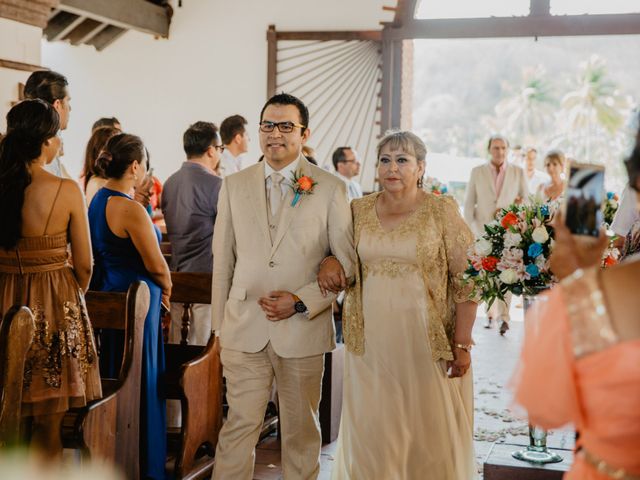 La boda de Alejandro y Elsa en Huatulco, Oaxaca 15