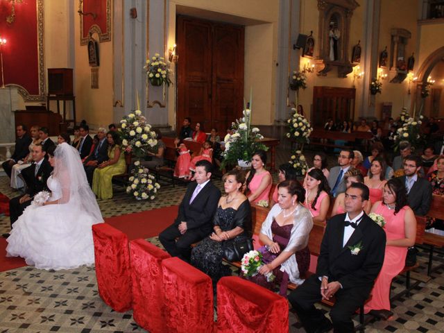 La boda de Berny y Montse en Iztapalapa, Ciudad de México 36