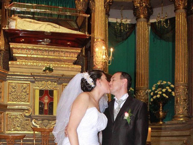 La boda de Berny y Montse en Iztapalapa, Ciudad de México 45