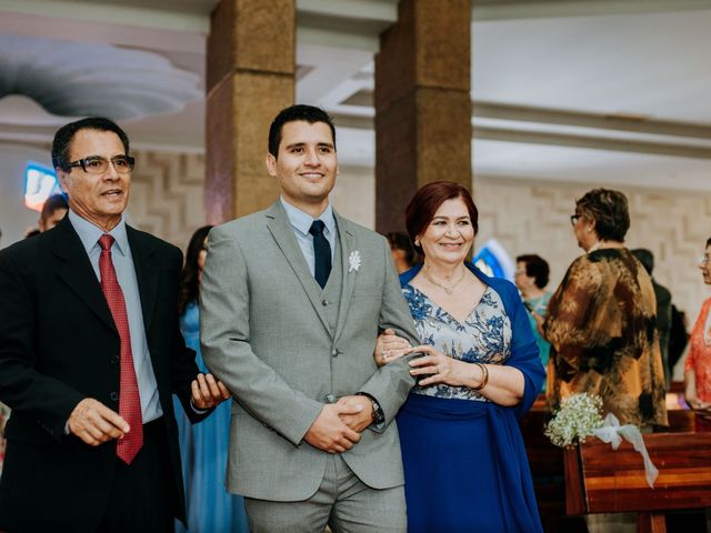 La boda de Poncho y Alejandra en Tlajomulco de Zúñiga, Jalisco 10