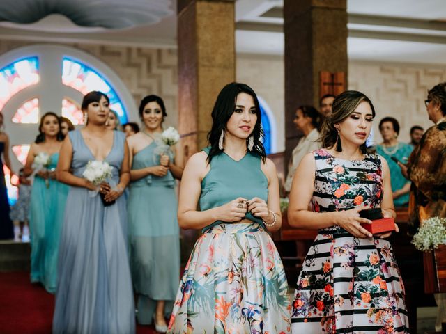 La boda de Poncho y Alejandra en Tlajomulco de Zúñiga, Jalisco 11