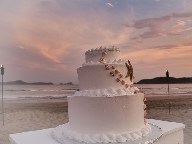 La boda de Juan Carlos y Cynthia en Manzanillo, Colima 21