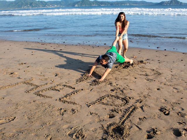 La boda de Juan Carlos y Cynthia en Manzanillo, Colima 24
