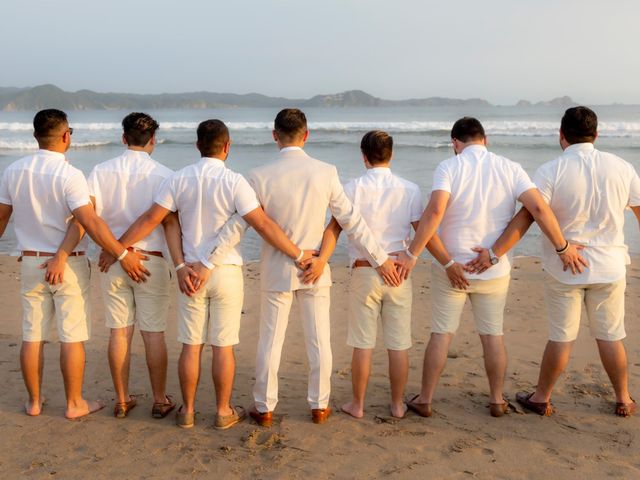 La boda de Juan Carlos y Cynthia en Manzanillo, Colima 37