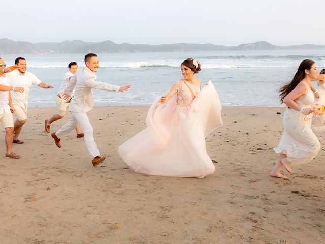 La boda de Juan Carlos y Cynthia en Manzanillo, Colima 44