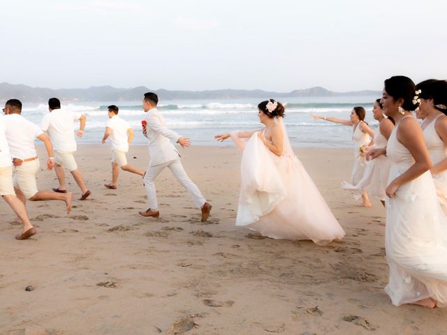 La boda de Juan Carlos y Cynthia en Manzanillo, Colima 45