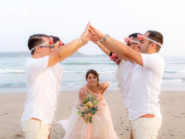 La boda de Juan Carlos y Cynthia en Manzanillo, Colima 47