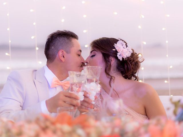 La boda de Juan Carlos y Cynthia en Manzanillo, Colima 51