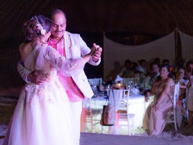 La boda de Juan Carlos y Cynthia en Manzanillo, Colima 56