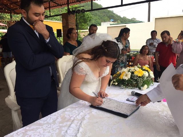 La boda de F. Javier y Yaxhiry  en Huatulco, Oaxaca 6
