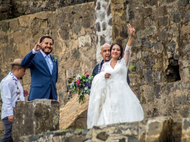 La boda de Víctor  y Claudia  en Huasca de Ocampo, Hidalgo 10