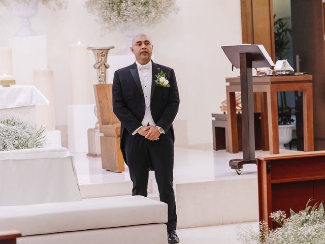 La boda de Carlos y Daniela en Guadalajara, Jalisco 16