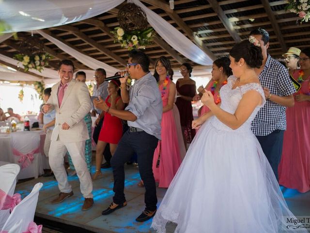 La boda de Marcelino y Iris en Ixtapa Zihuatanejo, Guerrero 5