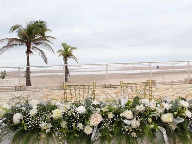 La boda de Miguel  y Adriana  en Ciudad Madero, Tamaulipas 15