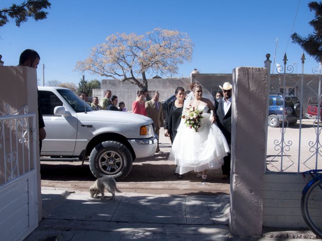 La boda de Mundo y Eva  en Nuevo Ideal, Durango 6