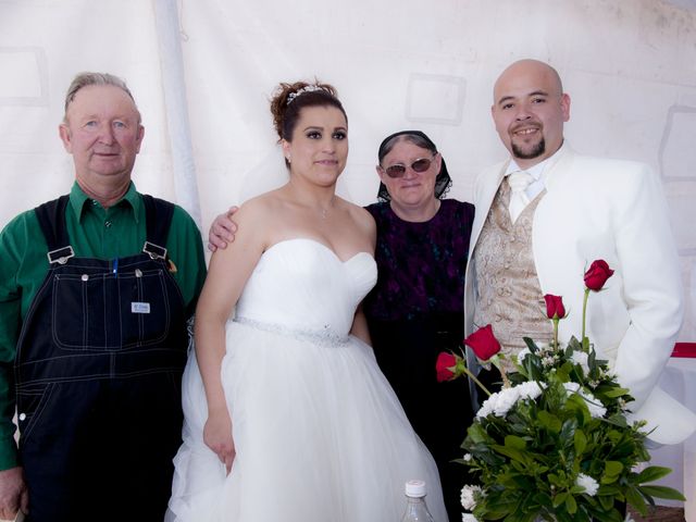 La boda de Mundo y Eva  en Nuevo Ideal, Durango 25