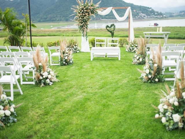La boda de Jaques y Vlareia en Valle de Bravo, Estado México 20