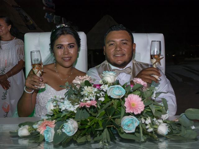 La boda de Mauricio y Clarisa en Cancún, Quintana Roo 10