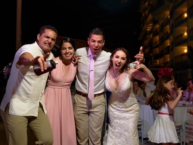 La boda de Osvaldo y Itzel en Puerto Vallarta, Jalisco 22