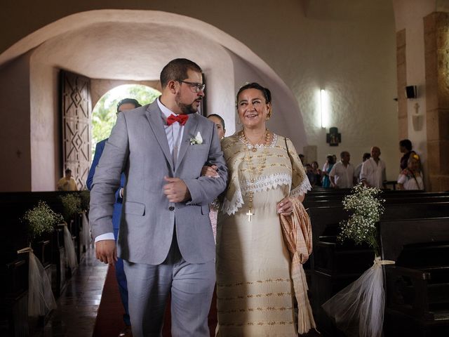 La boda de Alvaro y Daniela en Telchac Pueblo, Yucatán 7
