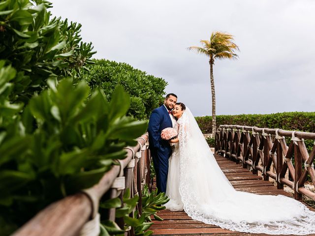 La boda de Miguel y Mar en Playa del Carmen, Quintana Roo 35