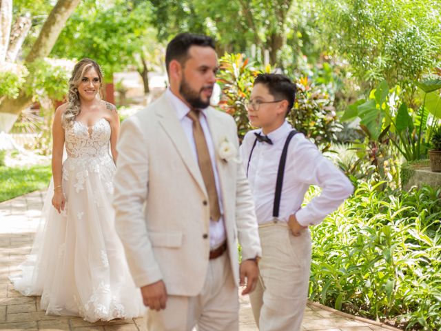 La boda de Saúl y Evelyn en Telchac Puerto, Yucatán 16