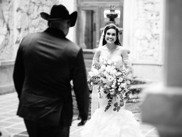 La boda de Alejandro y Silvia en Chihuahua, Chihuahua 1