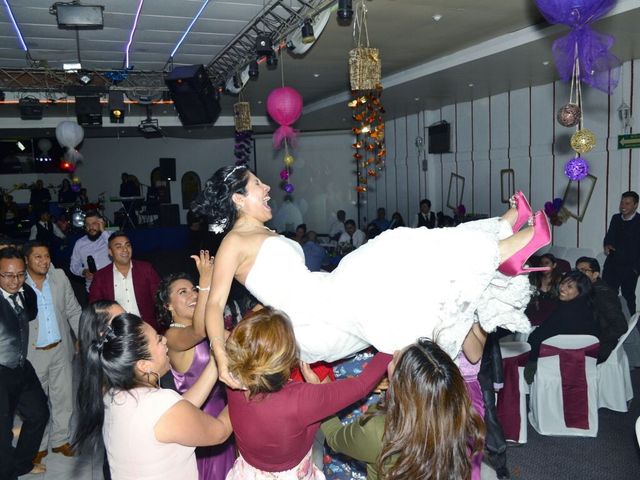 La boda de Edgar y Rebeca en Tultitlán, Estado México 61