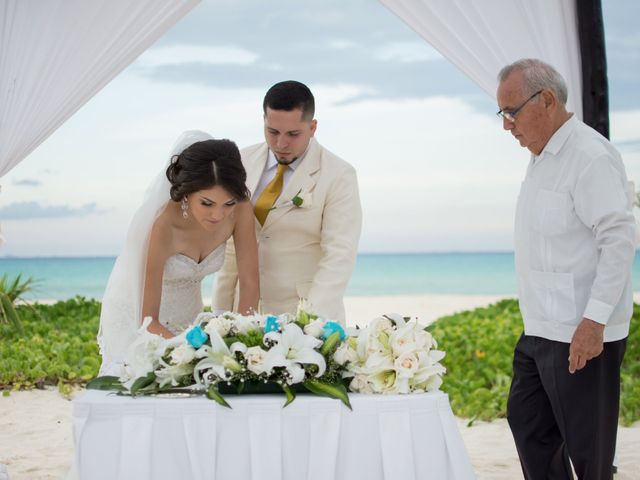 La boda de Omar y Rubí en Playa del Carmen, Quintana Roo 24