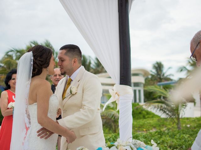 La boda de Omar y Rubí en Playa del Carmen, Quintana Roo 27