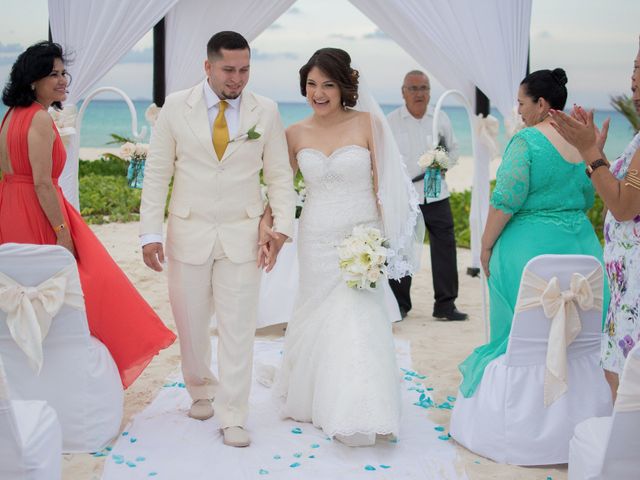 La boda de Omar y Rubí en Playa del Carmen, Quintana Roo 30