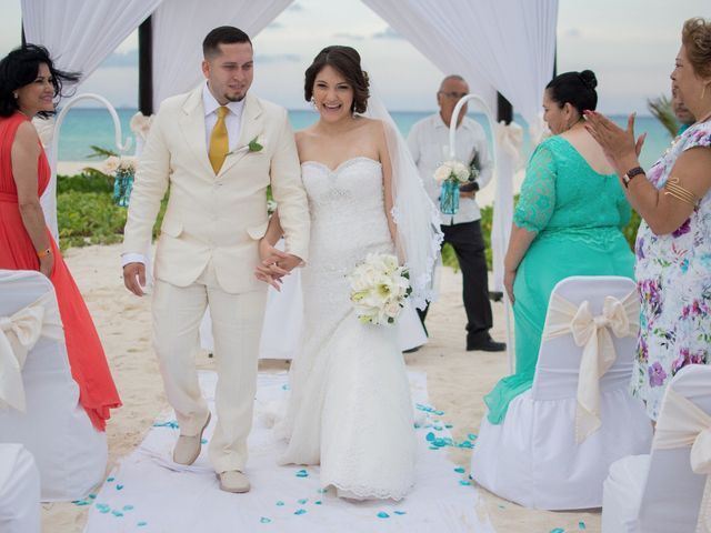 La boda de Omar y Rubí en Playa del Carmen, Quintana Roo 31