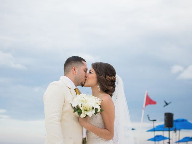 La boda de Omar y Rubí en Playa del Carmen, Quintana Roo 32