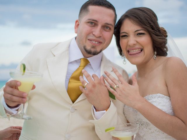 La boda de Omar y Rubí en Playa del Carmen, Quintana Roo 34