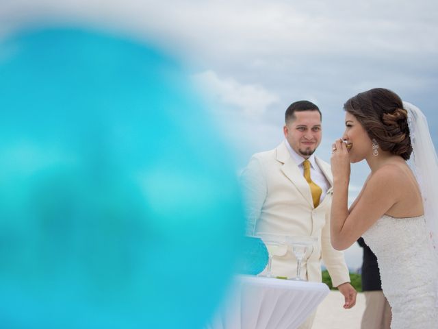 La boda de Omar y Rubí en Playa del Carmen, Quintana Roo 35