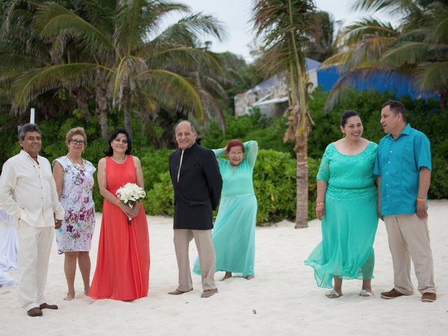 La boda de Omar y Rubí en Playa del Carmen, Quintana Roo 37