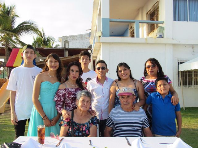 La boda de maria luisa colin rosales y jhon fredy sanchez cuelo en Manzanillo, Colima 9