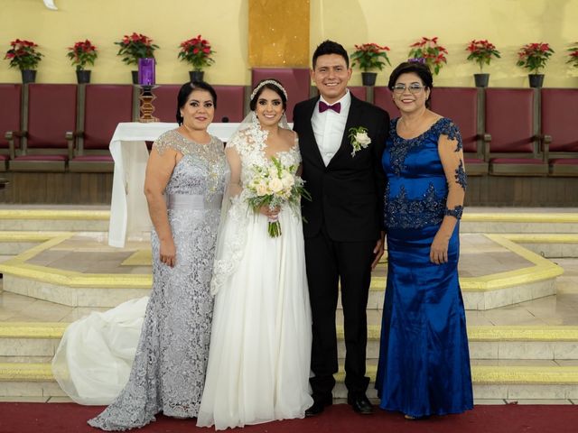 La boda de Jesús Alberto  y Paola en Colima, Colima 7