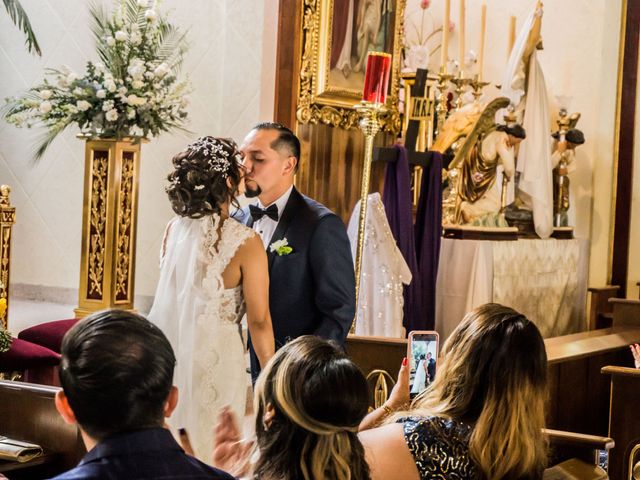 La boda de Manuel y Crystal en Tijuana, Baja California 22