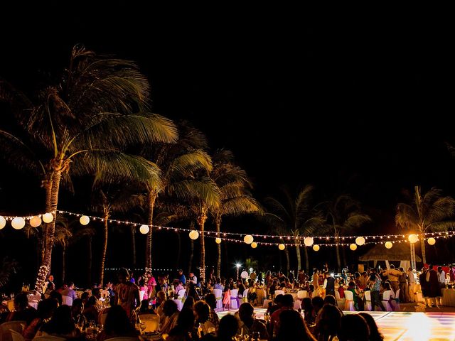La boda de Kiran y Veena en Playa del Carmen, Quintana Roo 27