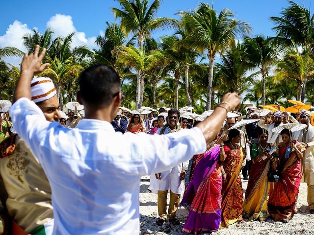 La boda de Kiran y Veena en Playa del Carmen, Quintana Roo 29