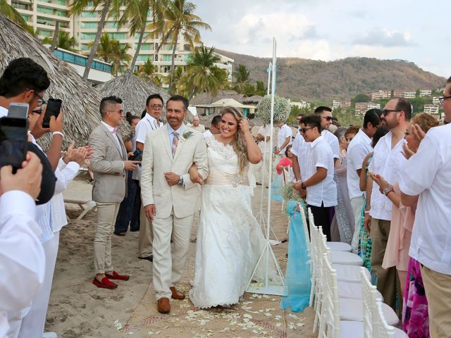 La boda de Juan Carlos y Luz del Carmen en Ixtapa Zihuatanejo, Guerrero 19