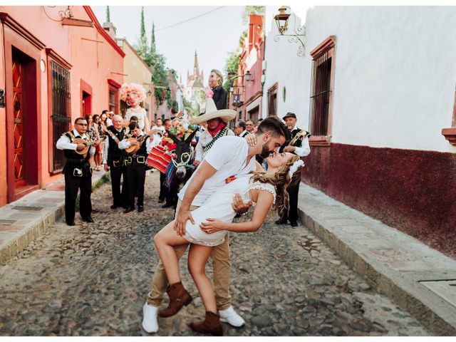 La boda de Carlos y Claudia en Monterrey, Nuevo León 21