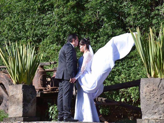 La boda de Manuel y Zuly en Contepec, Michoacán 12