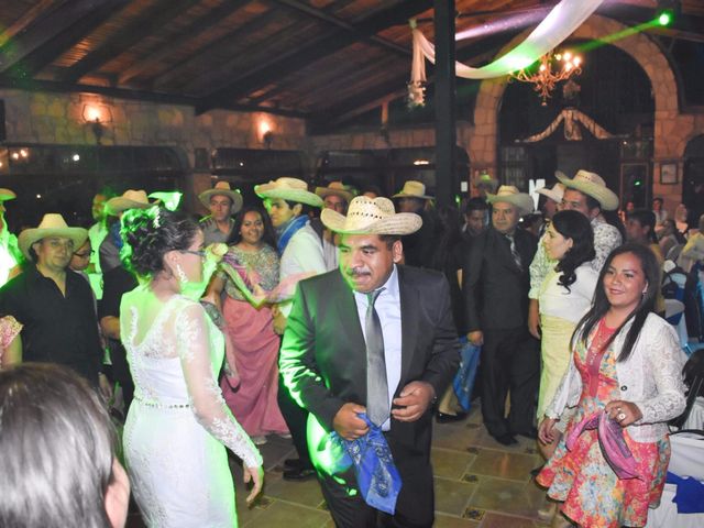 La boda de Manuel y Zuly en Contepec, Michoacán 23