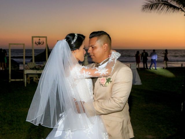 La boda de Ángel y Iliana en Mazatlán, Sinaloa 29