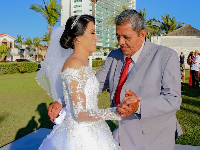 La boda de Ángel y Iliana en Mazatlán, Sinaloa 31