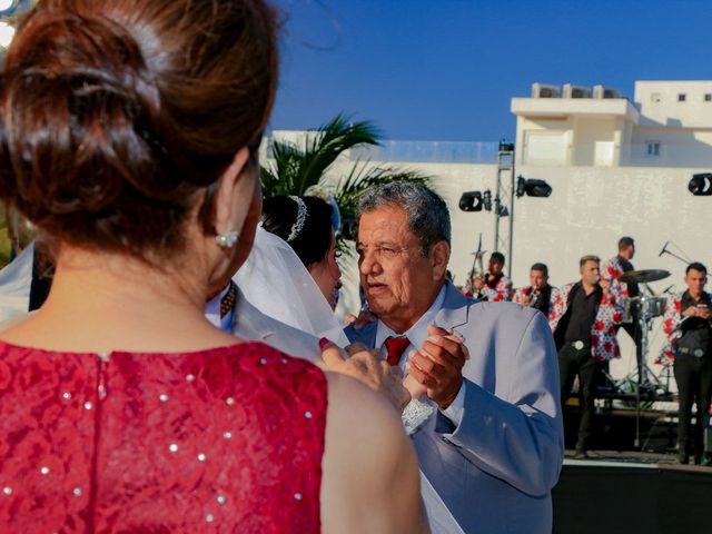 La boda de Ángel y Iliana en Mazatlán, Sinaloa 32