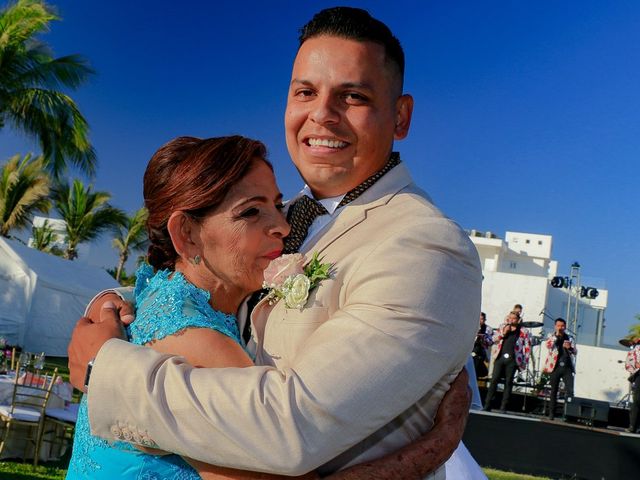 La boda de Ángel y Iliana en Mazatlán, Sinaloa 33