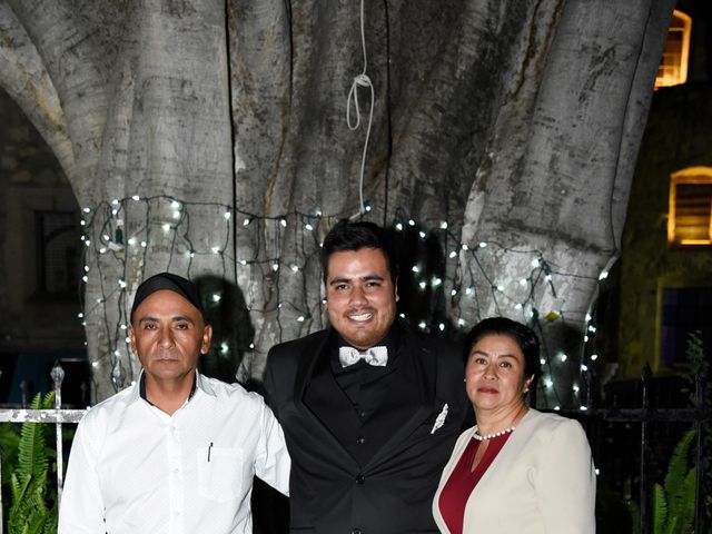 La boda de Héctor  y Lupita  en Morelia, Michoacán 22